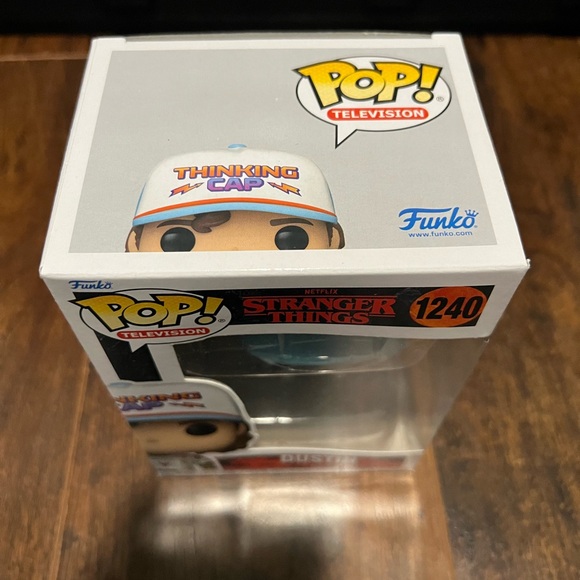 Funko Pop! TV: Stranger Things - Dustin Vinyl Figure - Picture 5 of 6